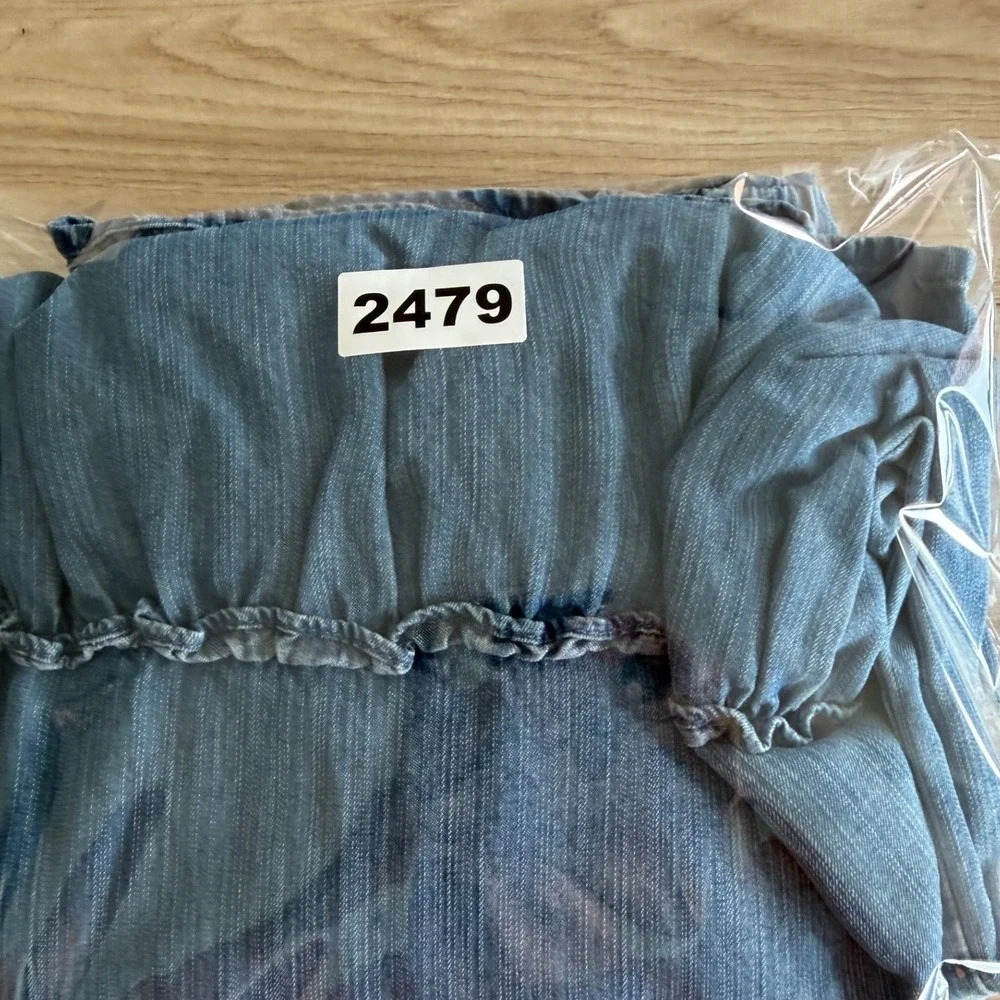 ‼️LAST CHANCE‼️
Lands' End Sleeveless Chambray Midi Dress in Light Blue - Picture 6 of 6